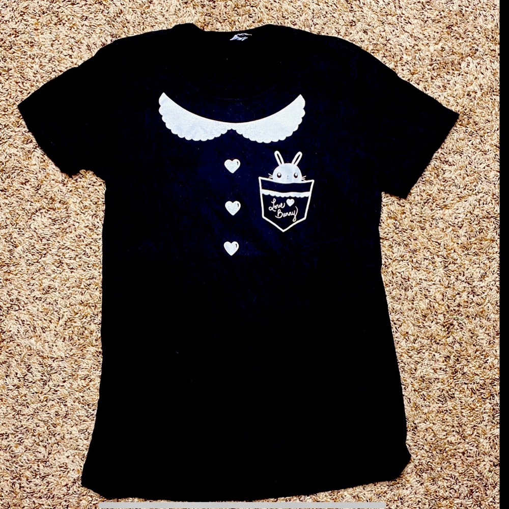 Em & Sprout Bunny “pocket” shirt extra small